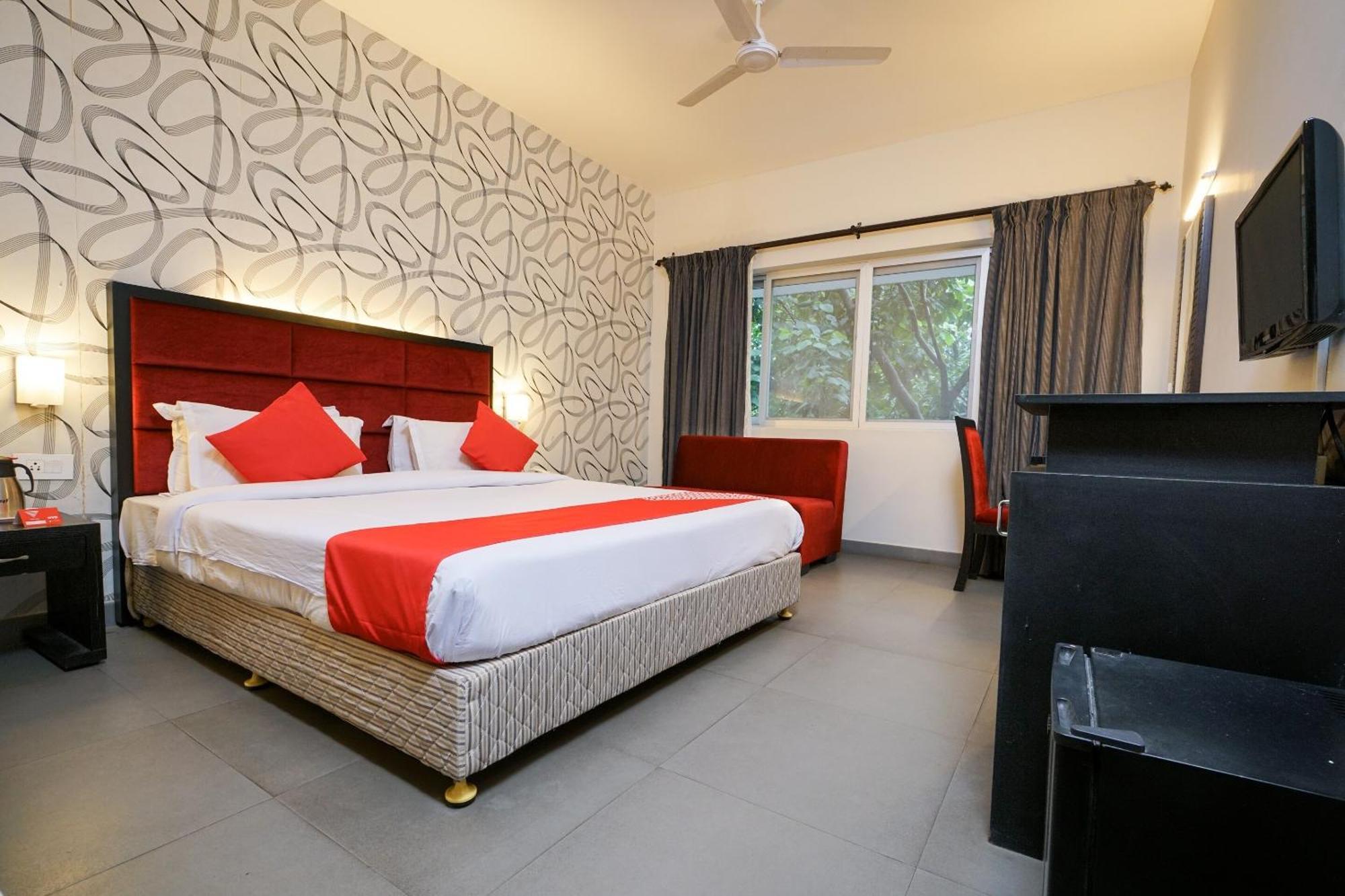 Super Townhouse Mookkannoor Tourist Home Angamaly Bagian luar foto
