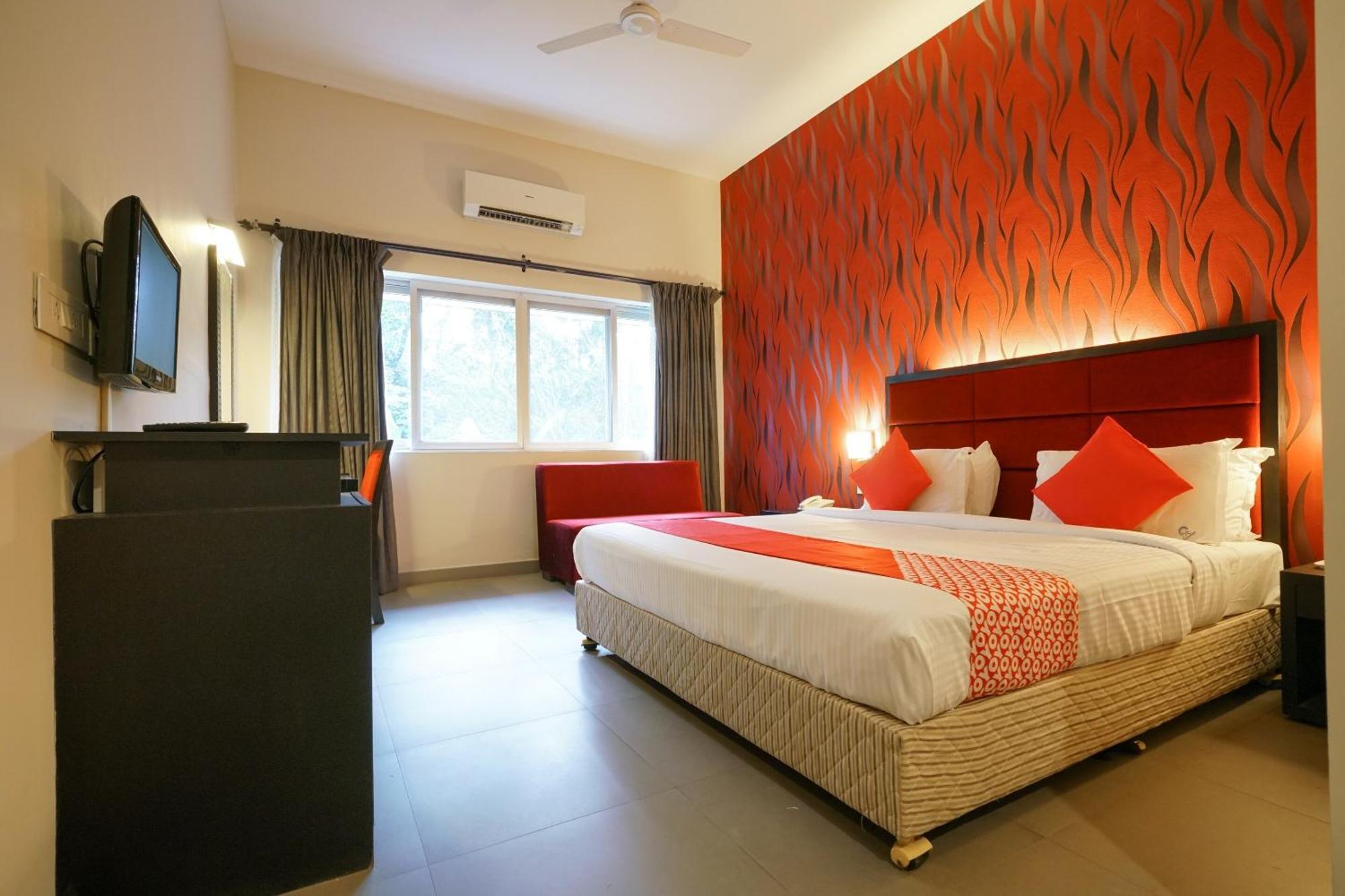 Super Townhouse Mookkannoor Tourist Home Angamaly Bagian luar foto